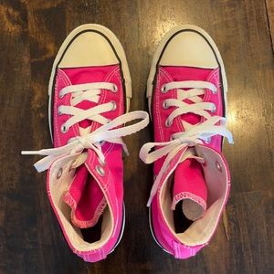 Hot pink Converse/Chuck Taylor high tops size 6